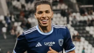 قبال يطيح بالعملاق الباريسي