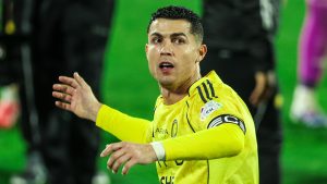 العمر مجرد رقم.. رونالدو يسير على خطى الحضري في دوري روشن