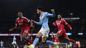 القنوات الناقلة لمباراة ليفربول ومانشستر سيتي في الدوري الإنجليزي 2025-2026